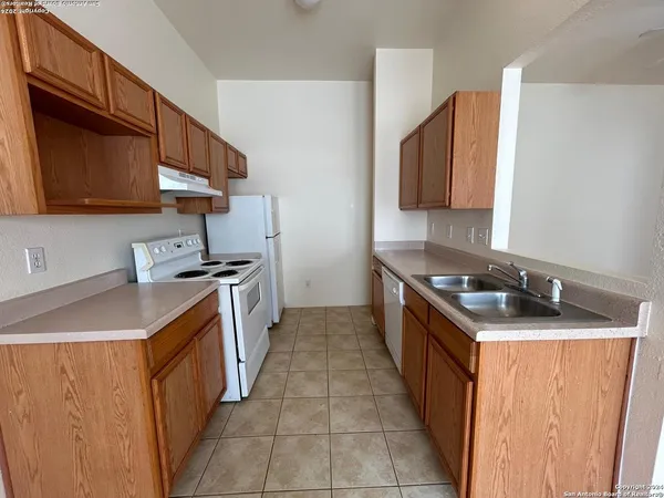$1,195 | 14535 Clovelly Wood, San Antonio, TX 78233
