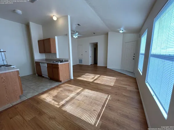 $1,195 | 14535 Clovelly Wood, San Antonio, TX 78233