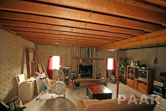 1087 Upper Spring Bay Road East Peoria, IL 61611 - Photo 17 of 21 Gallery Image 17