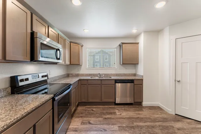 $775,000 | 21155 Gosling Road, Unit 22AD, Spring, TX 77388