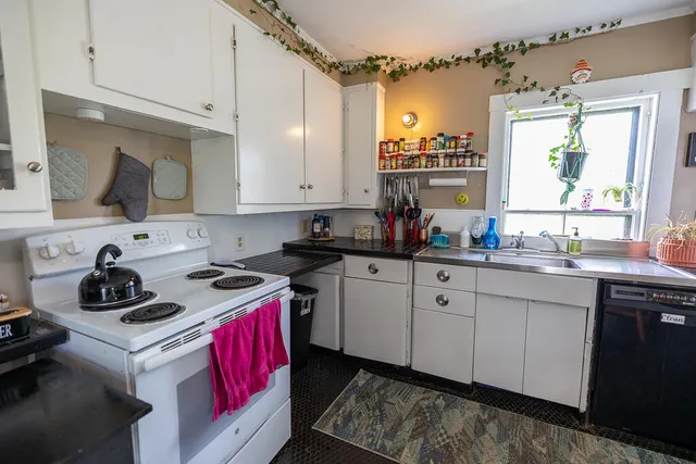 $385,000 | 391 Front Street, Richmond, ME 04357