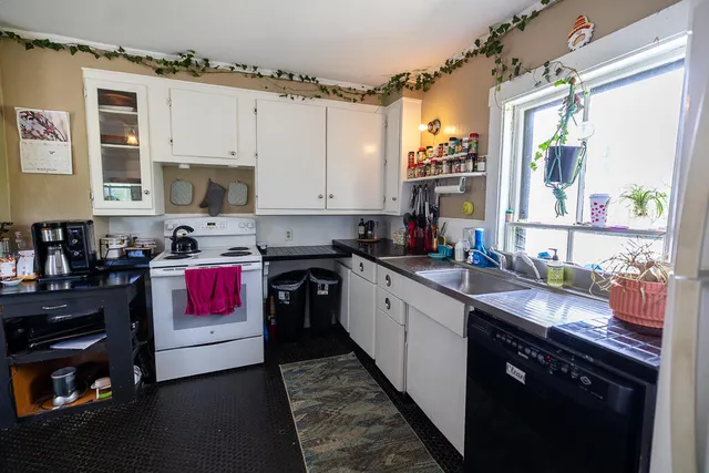 $385,000 | 391 Front Street, Richmond, ME 04357