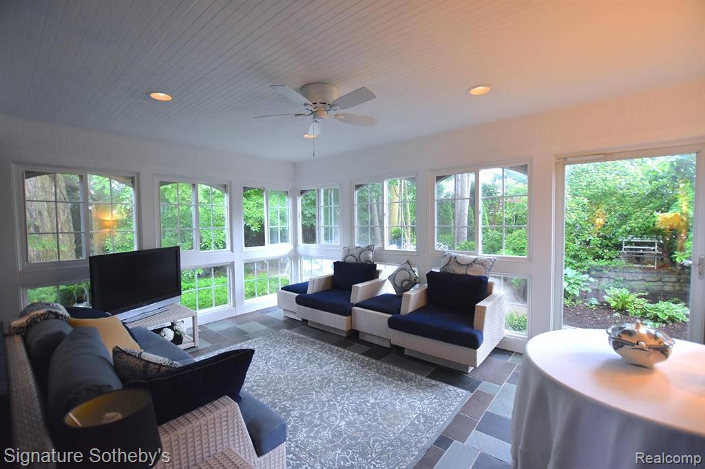 275 Hamilton Road Bloomfield Hills, MI 48301 - Photo 11 of 47