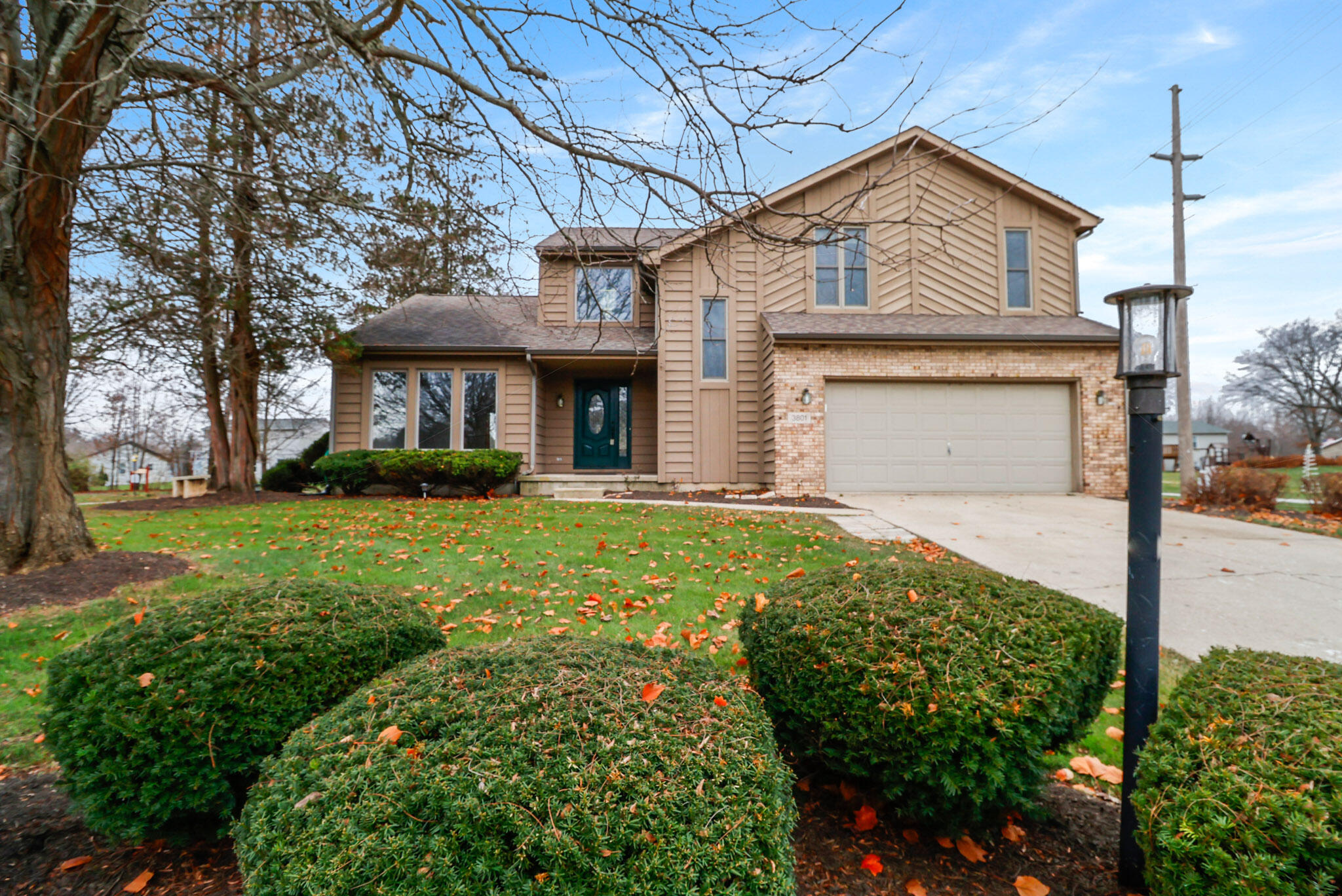 3801 Ridgewood Court Valparaiso, IN 46383 - Photo 1 of 32 2048x1368