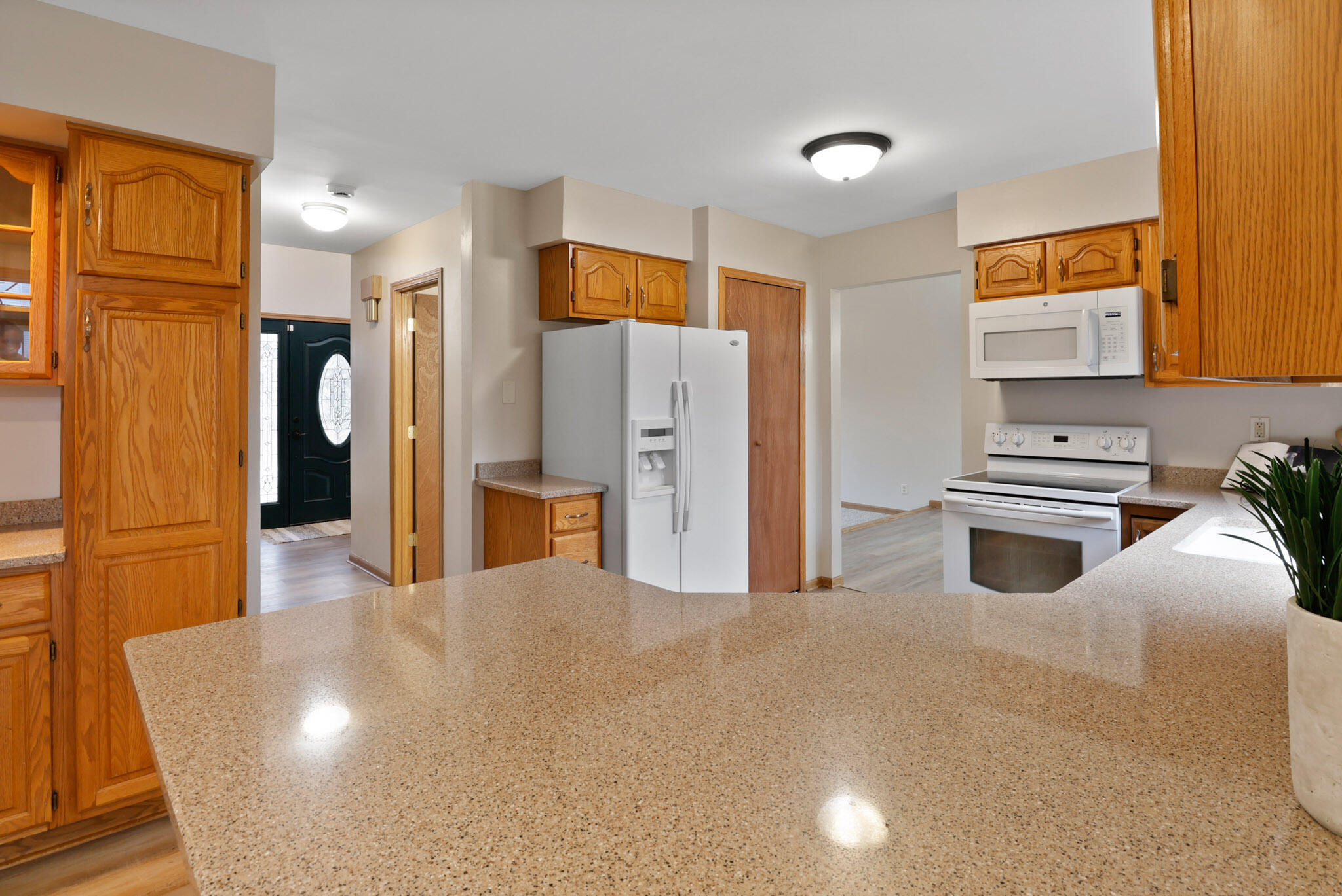 3801 Ridgewood Court Valparaiso, IN 46383 - Photo 15 of 32 2048x1369