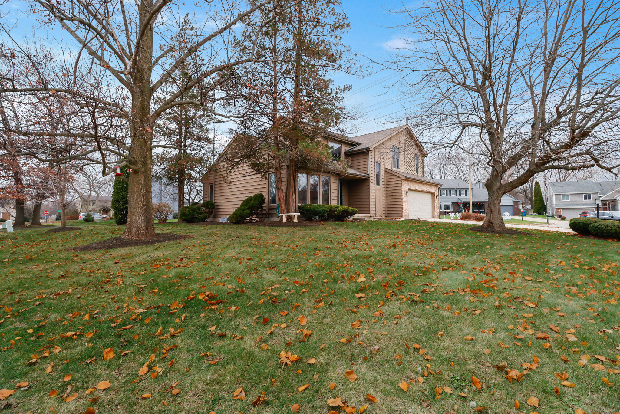 3801 Ridgewood Court Valparaiso, IN 46383 - Photo 2 of 32 2048x1368