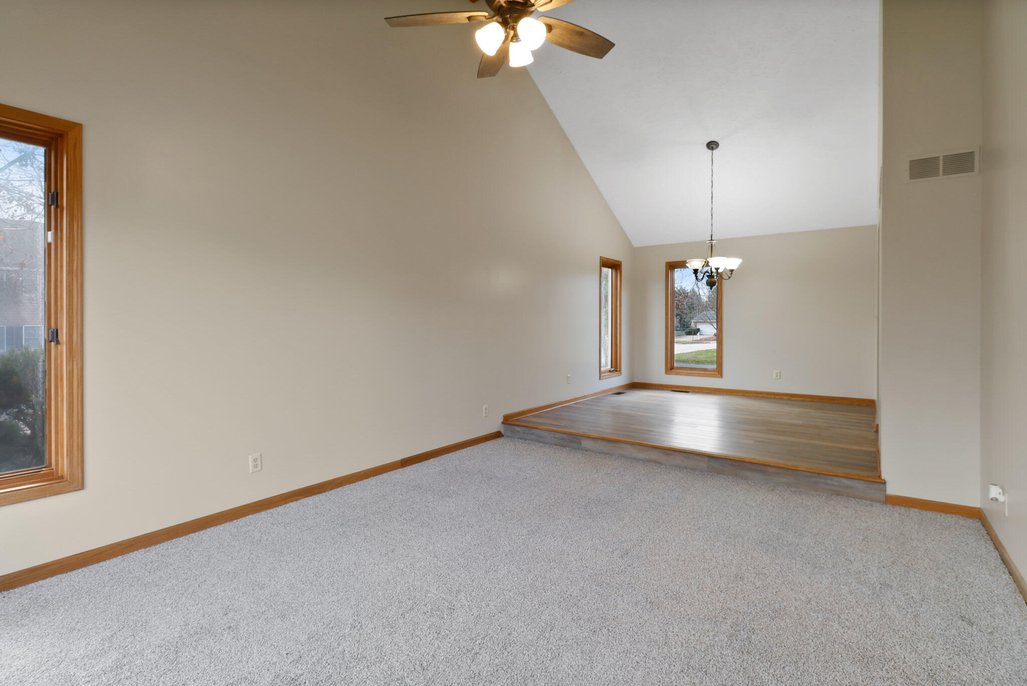 3801 Ridgewood Court Valparaiso, IN 46383 - Photo 6 of 32 2048x1369