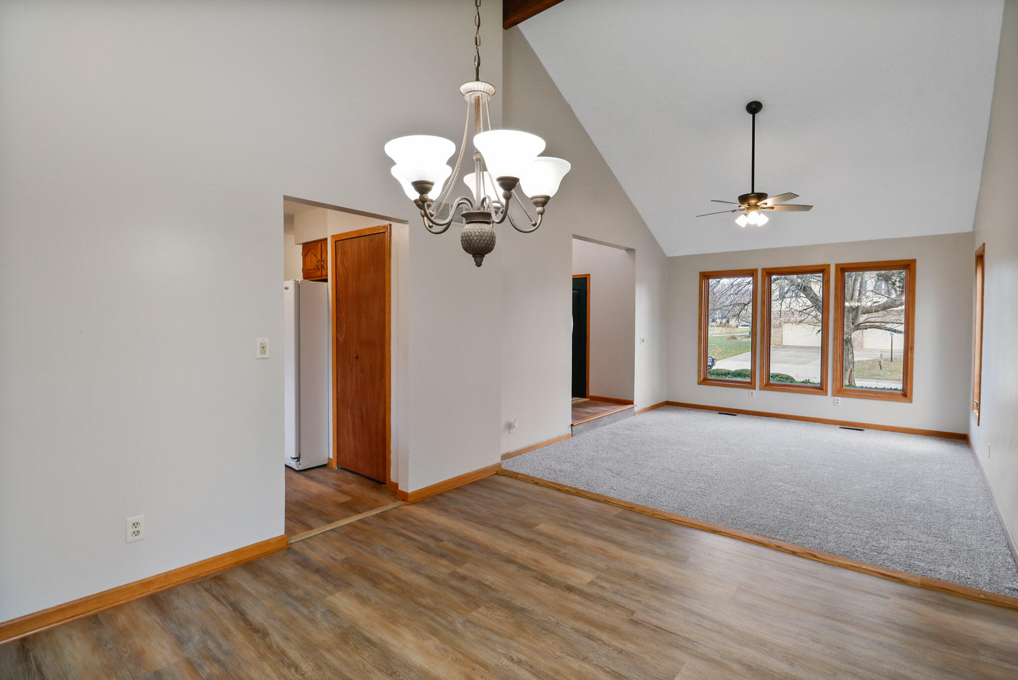 3801 Ridgewood Court Valparaiso, IN 46383 - Photo 7 of 32 2048x1369