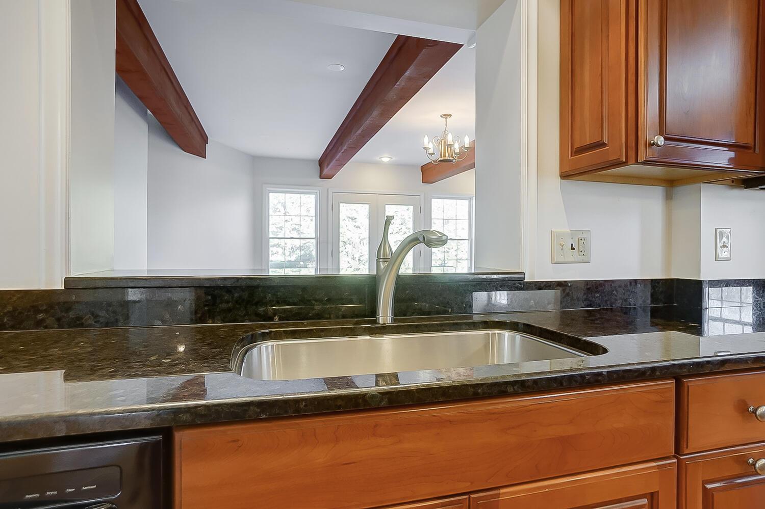 1548 Cardiff Road Upper Arlington, OH 43221 - Photo 15 of 84 50044356-015_web