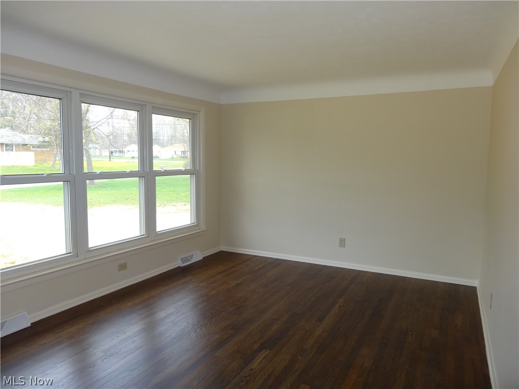 13505 Ruth Drive Strongsville, OH 44136 - Photo 6 of 31 Gallery Image 6