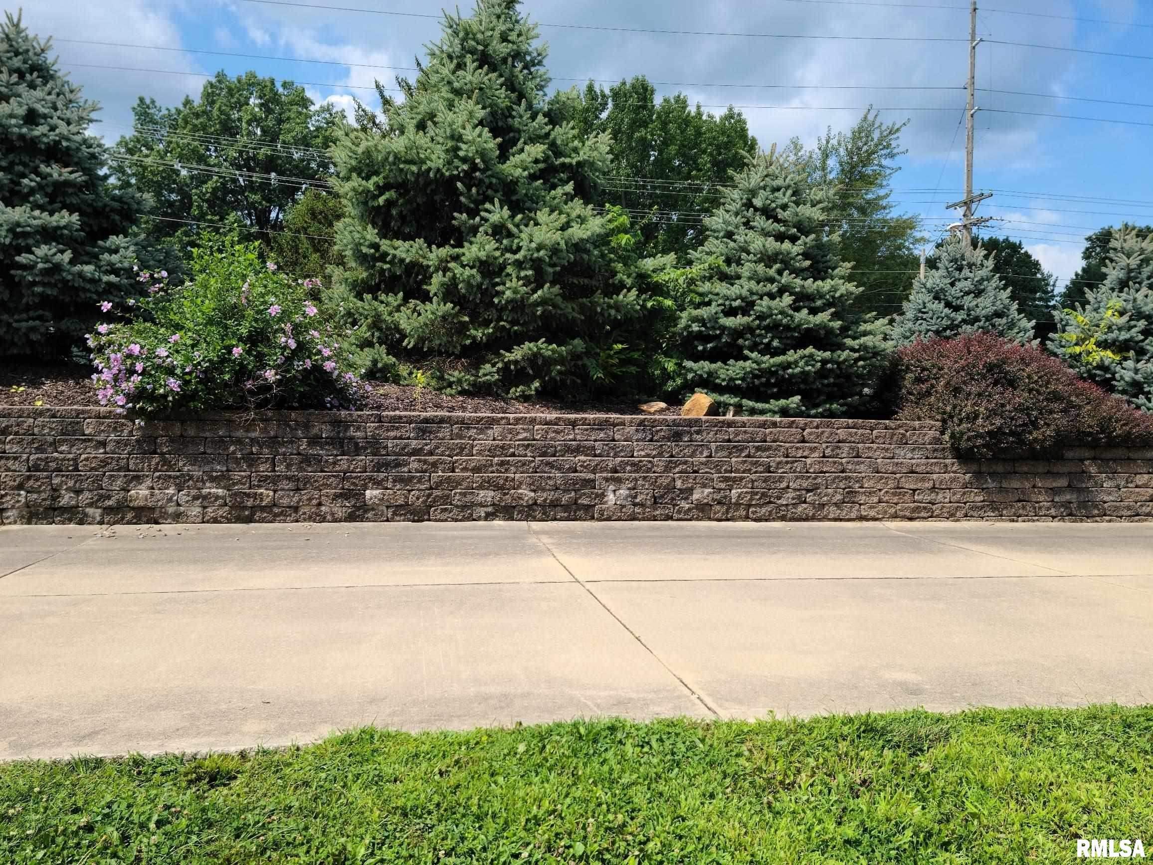 2306 Chatham Road Springfield, IL 62704 - Photo 2 of 4