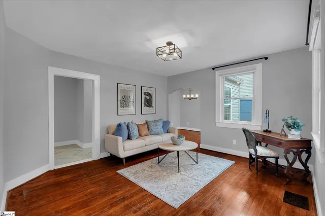 $214,900 | 137 South Cleveland Park Drive, Spartanburg, SC 29303