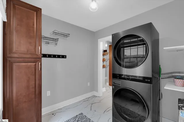 $214,900 | 137 South Cleveland Park Drive, Spartanburg, SC 29303