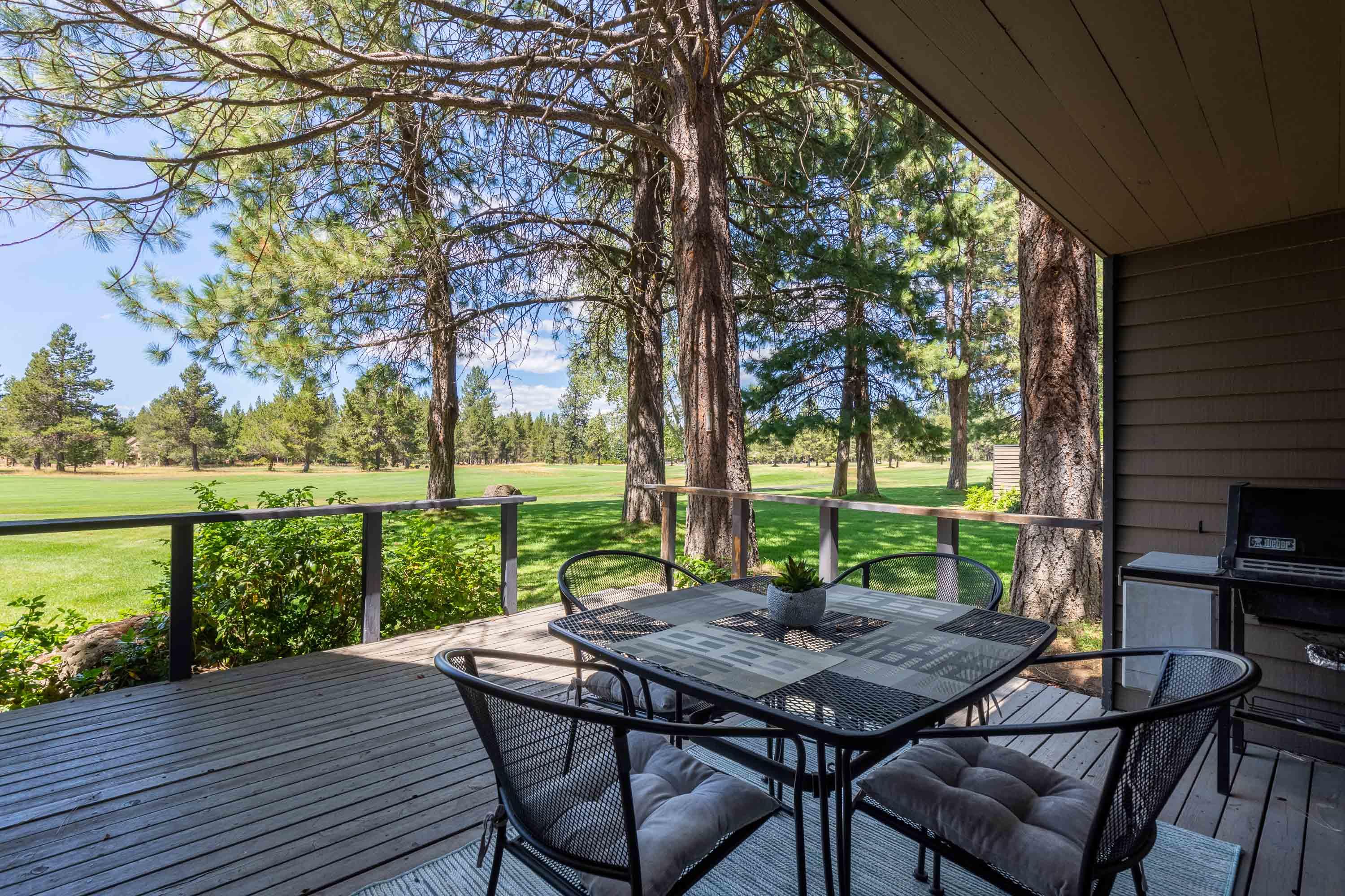 57279 Overlook Road, Unit 9 Sunriver, OR 97707 - Photo 20 of 24 9 Mtn View Lodge Condo-23