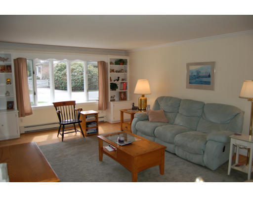 8 Willow Road Wellesley, MA 02482 - Photo 3 of 11