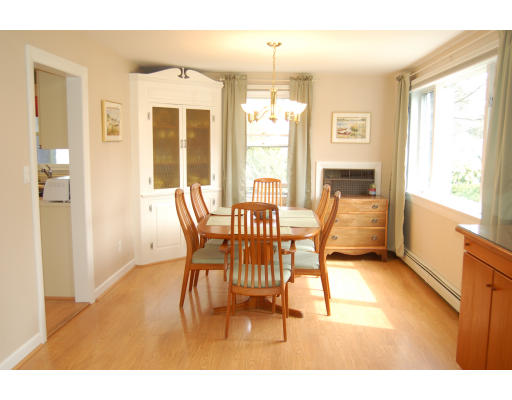 8 Willow Road Wellesley, MA 02482 - Photo 4 of 11