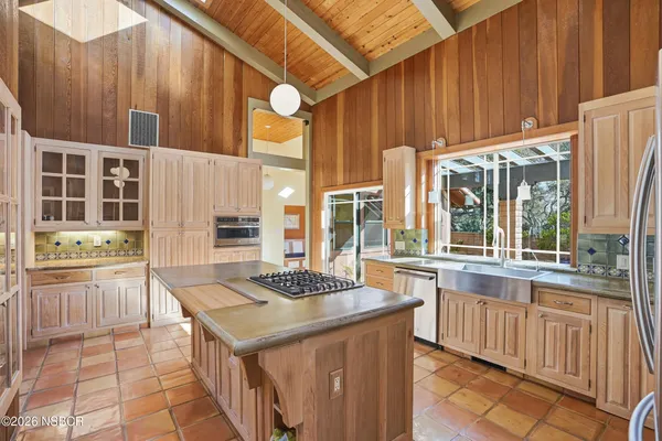 $1,095,000 | 1251 Mesa Oaks Lane, Lompoc, CA 93436