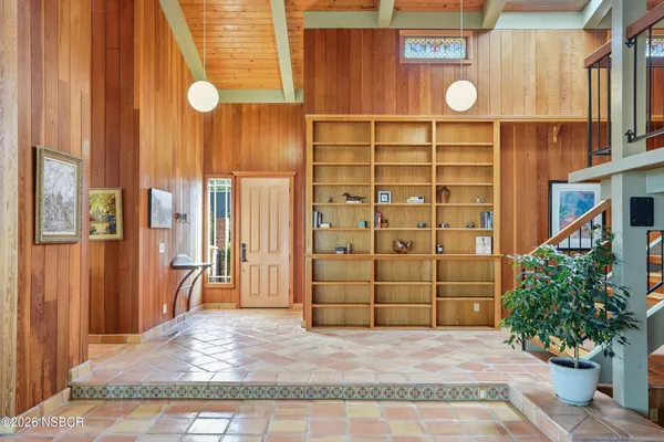 $1,095,000 | 1251 Mesa Oaks Lane, Lompoc, CA 93436