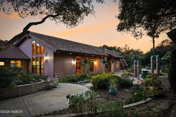 $1,095,000 | 1251 Mesa Oaks Lane, Lompoc, CA 93436