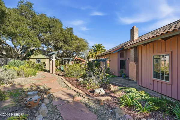 $1,095,000 | 1251 Mesa Oaks Lane, Lompoc, CA 93436