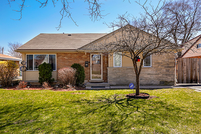 7237 Lake Street Morton Grove, IL 60053 - Photo 2 of 24