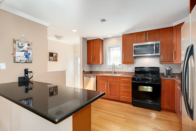 7237 Lake Street Morton Grove, IL 60053 - Photo 4 of 24