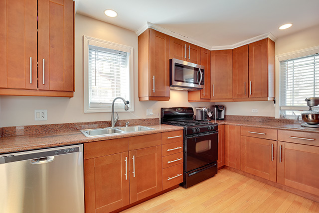 7237 Lake Street Morton Grove, IL 60053 - Photo 5 of 24