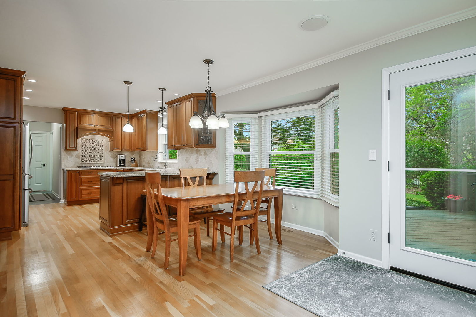 231 Hill Road Willowbrook, IL 60527 - Photo 11 of 35