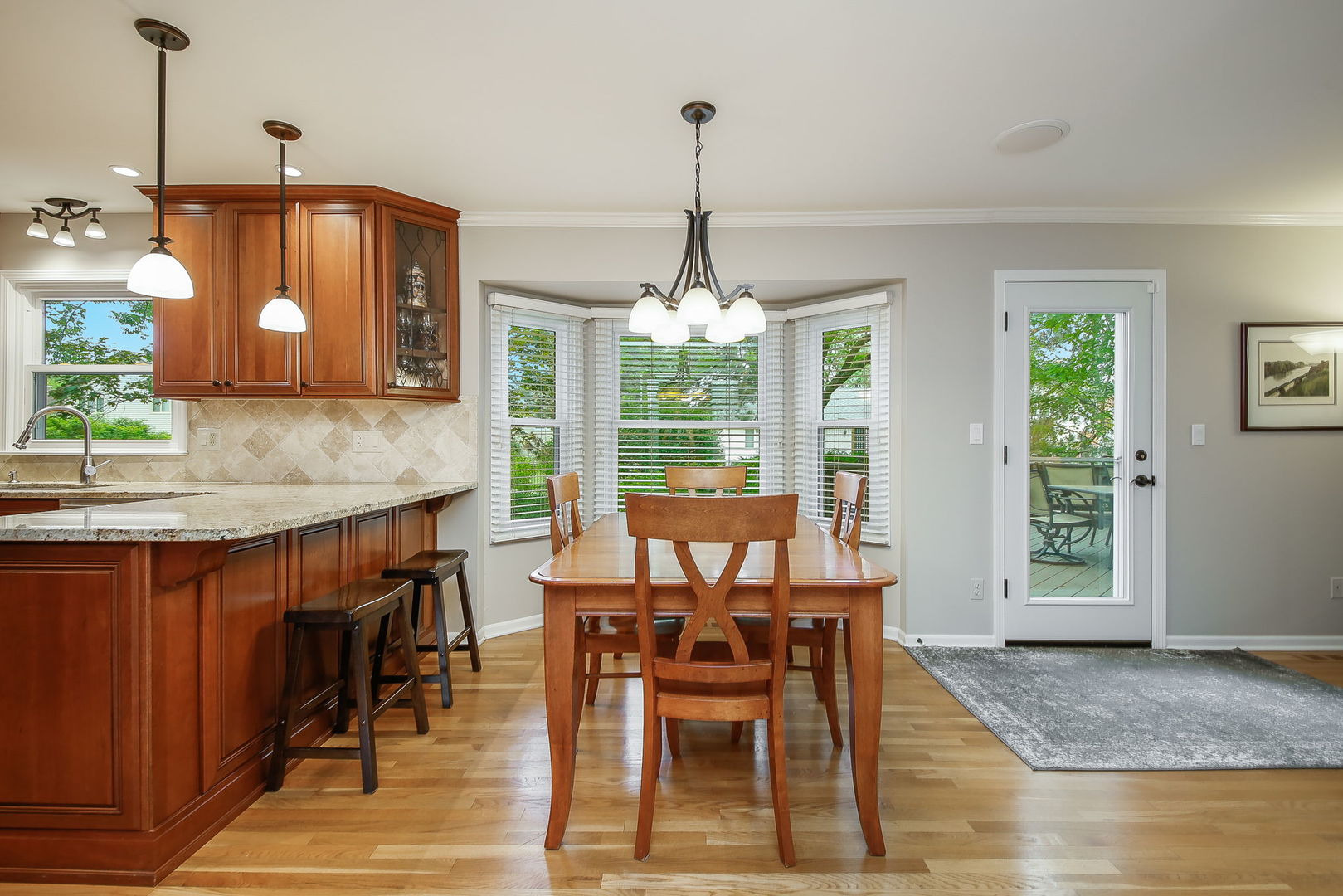 231 Hill Road Willowbrook, IL 60527 - Photo 10 of 35