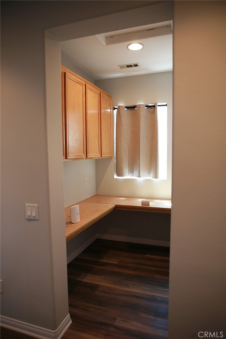 43641 Rucker Street Lancaster, CA 93535 - Photo 15 of 34 Study nook