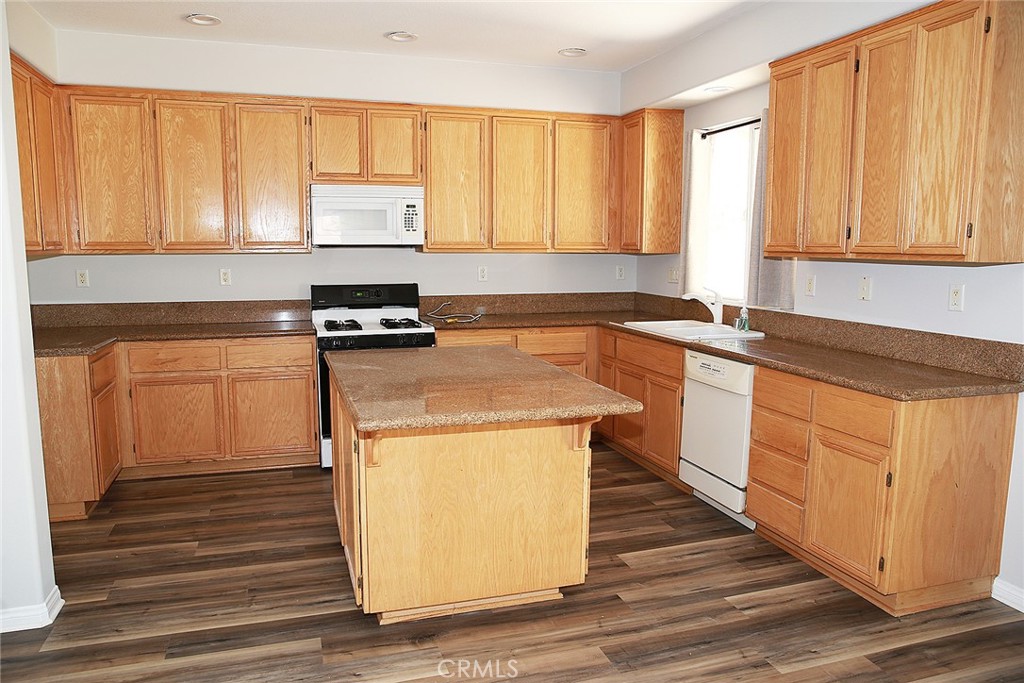 43641 Rucker Street Lancaster, CA 93535 - Photo 6 of 34