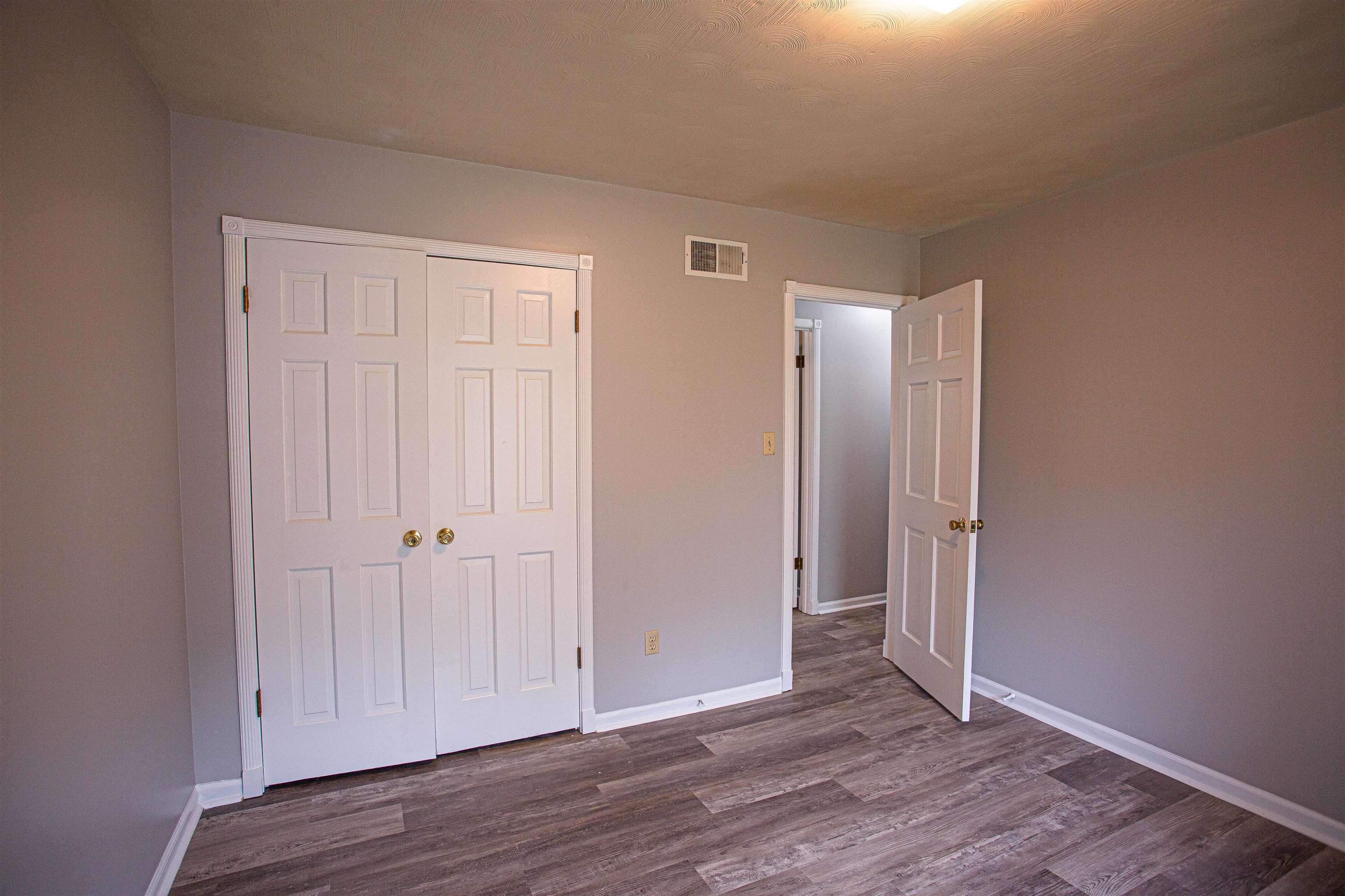5844 Foxdale Road Memphis, TN 38115 - Photo 14 of 25 Gallery Image 14