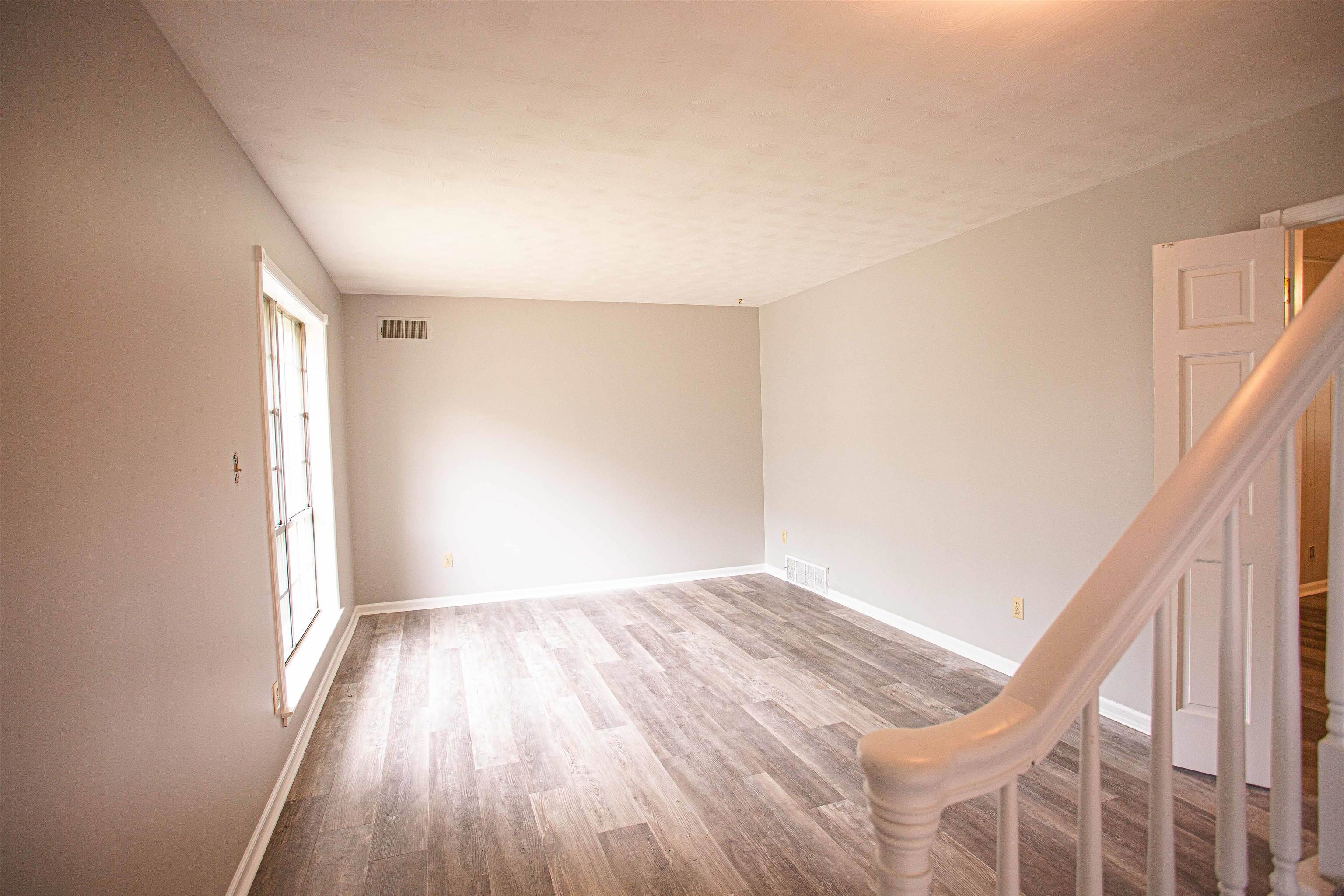 5844 Foxdale Road Memphis, TN 38115 - Photo 3 of 25 Gallery Image 3