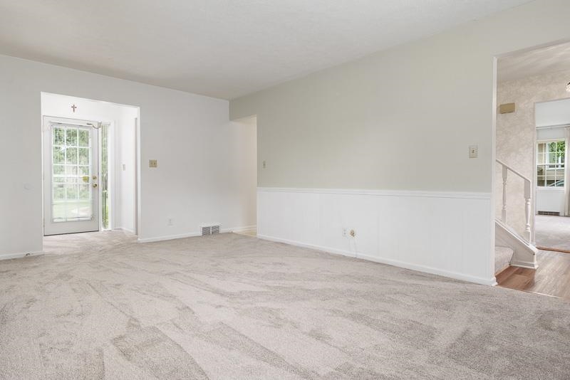 5792 Haddon Place Rockford, IL 61114 - Photo 19 of 47 a view of an empty room with a window