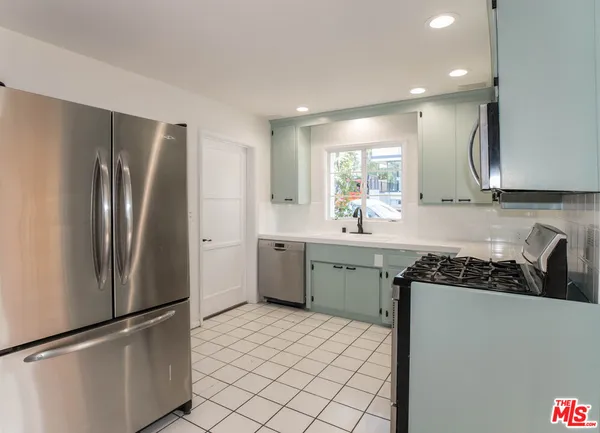 $8,000 | 437 North Swarthmore Avenue, Pacific Palisades, CA 90272