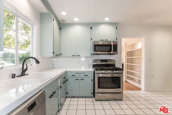 $8,000 | 437 North Swarthmore Avenue, Pacific Palisades, CA 90272