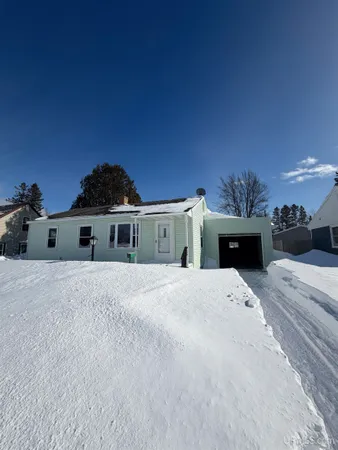 $135,000 | 1609 Montana Avenue, Gladstone, MI 49837