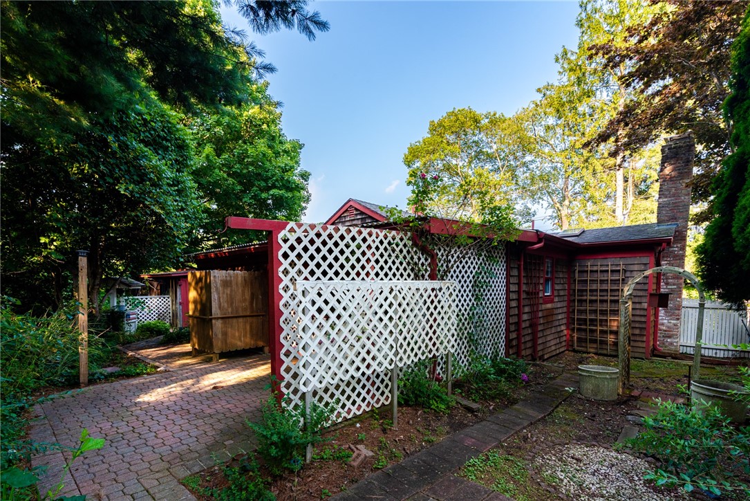 316 Middlebridge Road South Kingstown, RI 02879 - Photo 33 of 35