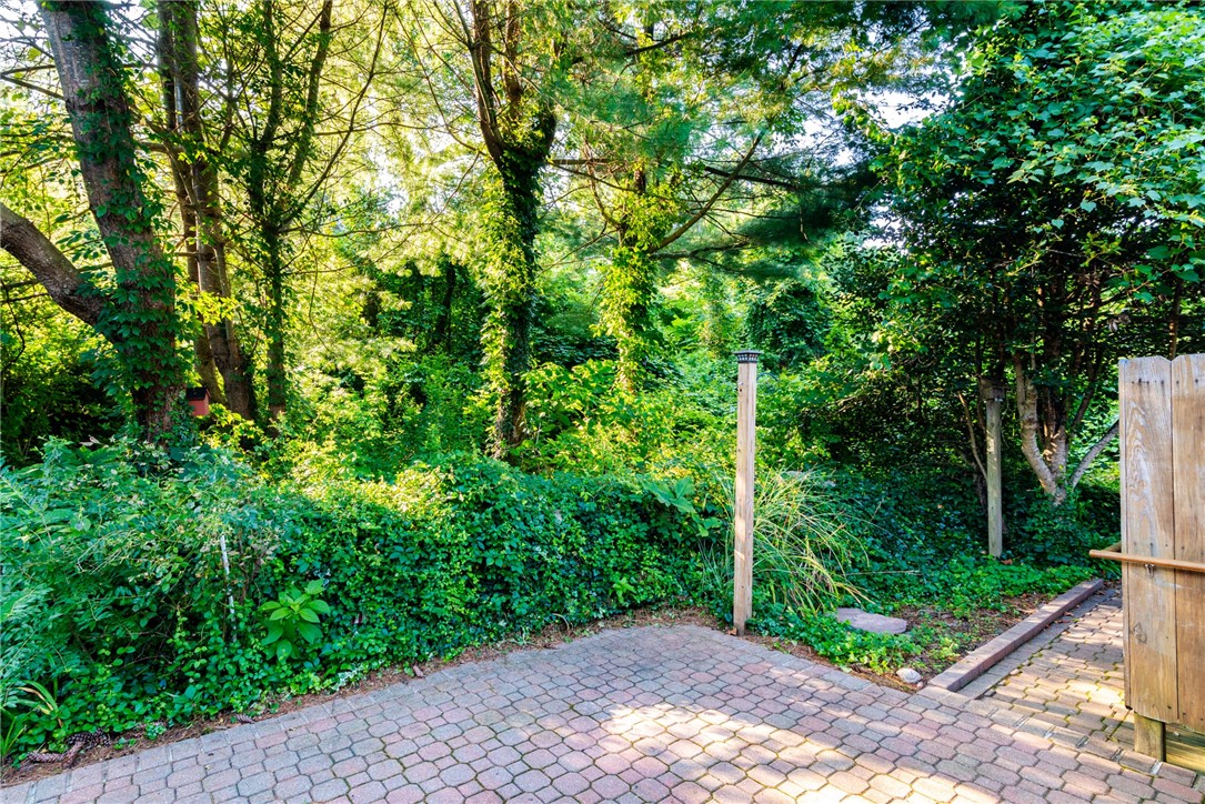 316 Middlebridge Road South Kingstown, RI 02879 - Photo 34 of 35