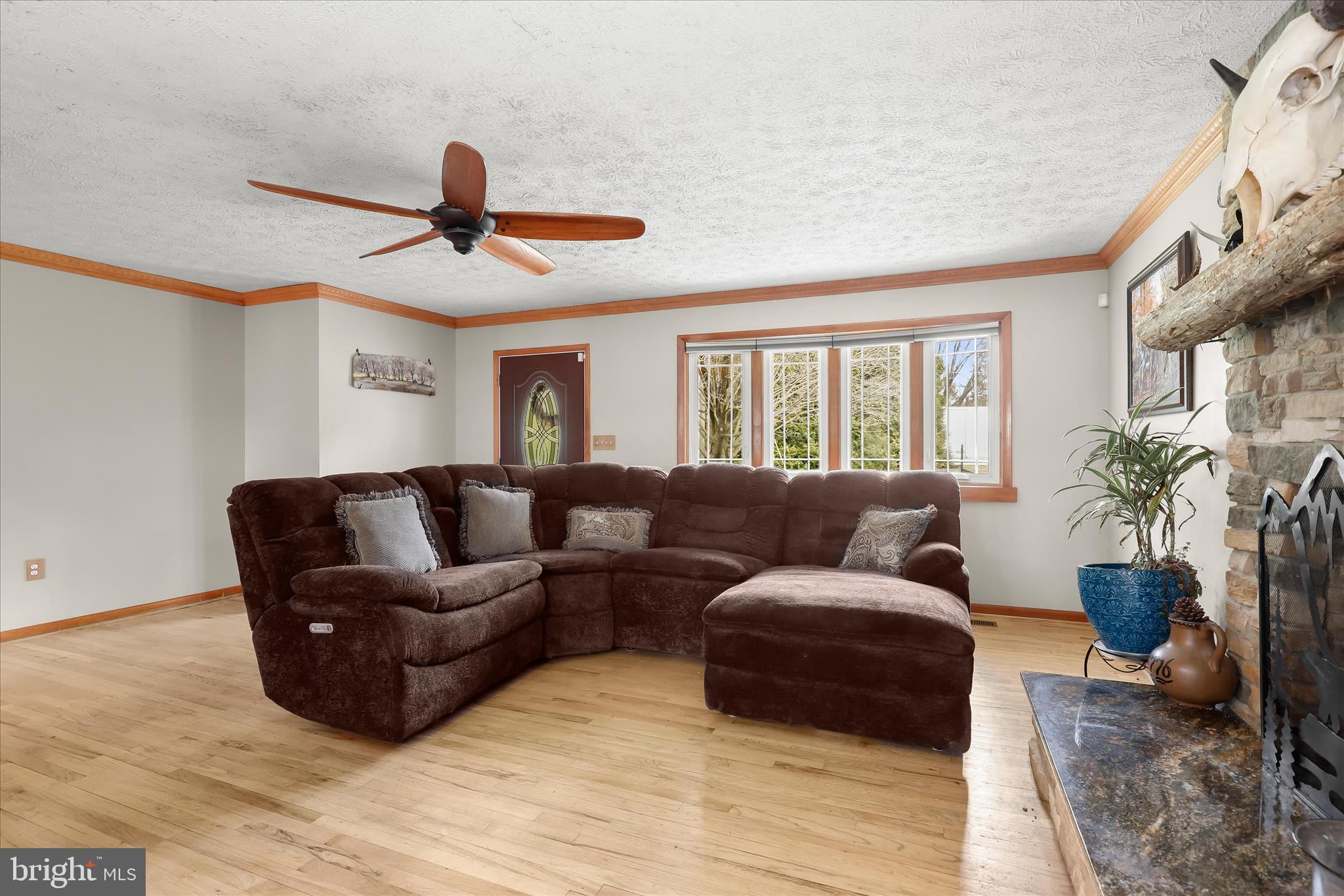 3919 West Chapel Road Aberdeen, MD 21001 - Photo 16 of 63 Living Room