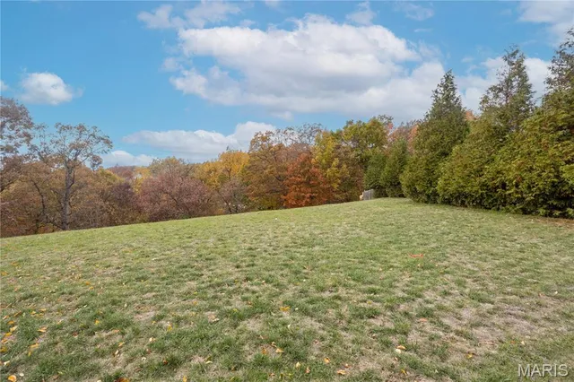 $39,900 | 11 Fox Trotter Court, High Ridge, MO 63049