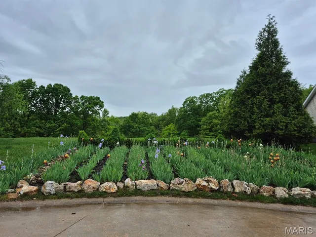 $39,900 | 11 Fox Trotter Court, High Ridge, MO 63049