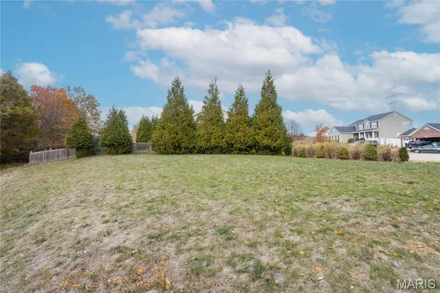 $39,900 | 11 Fox Trotter Court, High Ridge, MO 63049