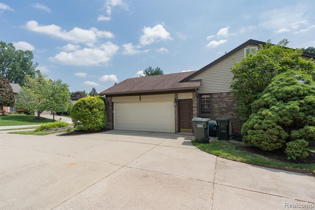 1631 Sumac Drive Rochester Hills, MI 48309 - Photo 3 of 29