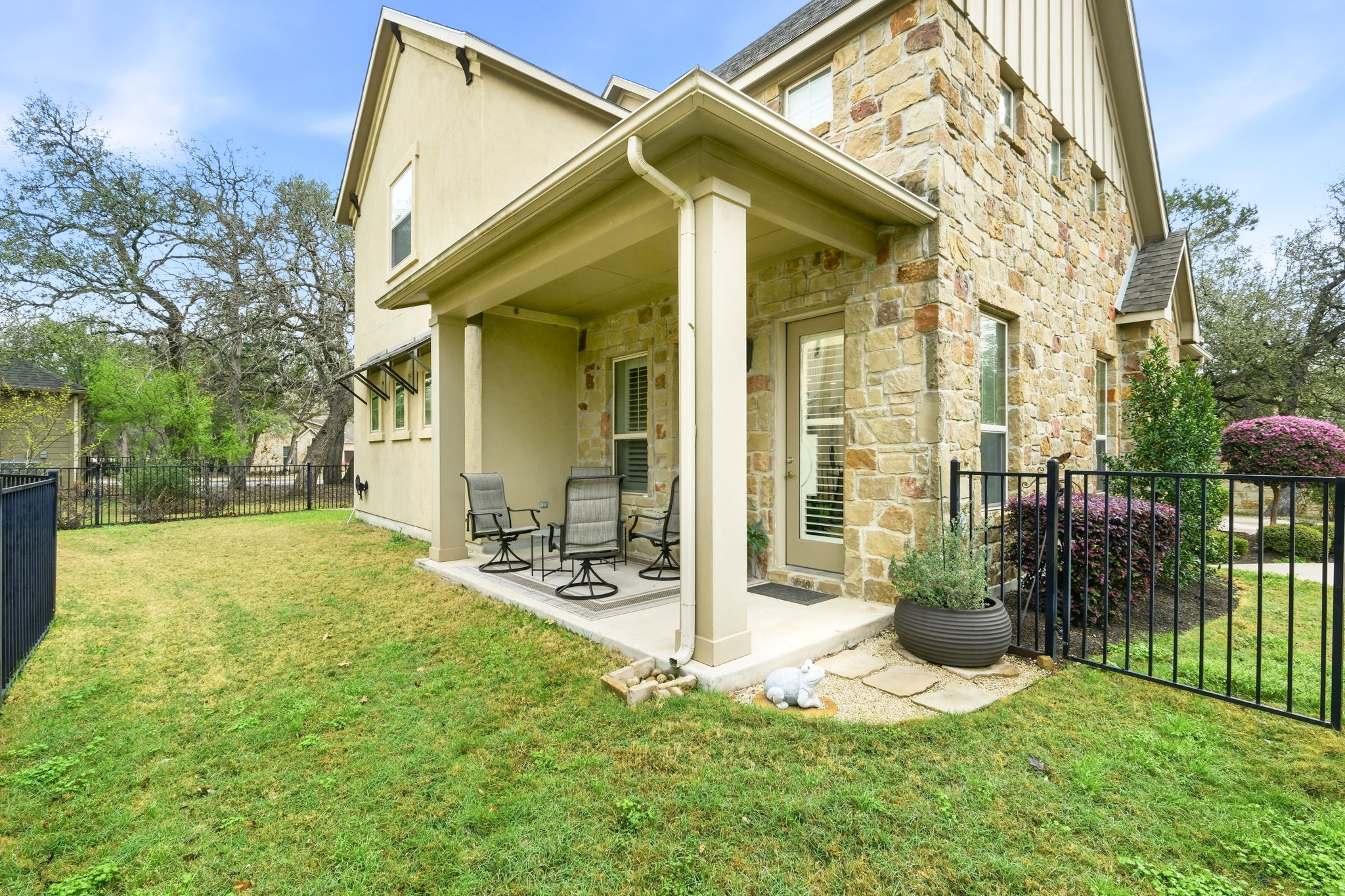 2608 Barbera Pass, Unit 90 Austin, TX 78748 - Photo 30 of 37 View of back covered patio.