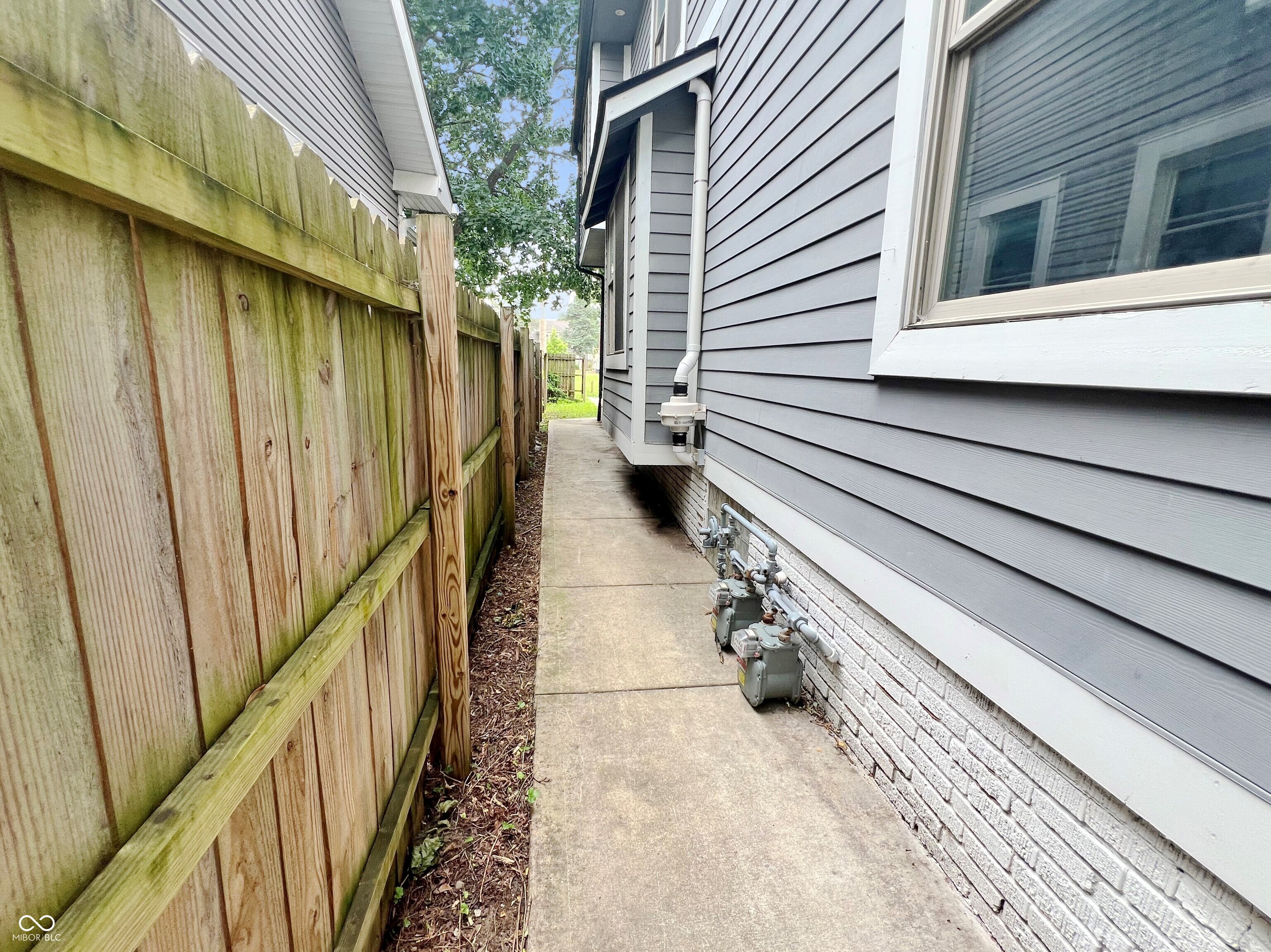 2918 Ruckle Street Indianapolis, IN 46205 - Photo 3 of 17