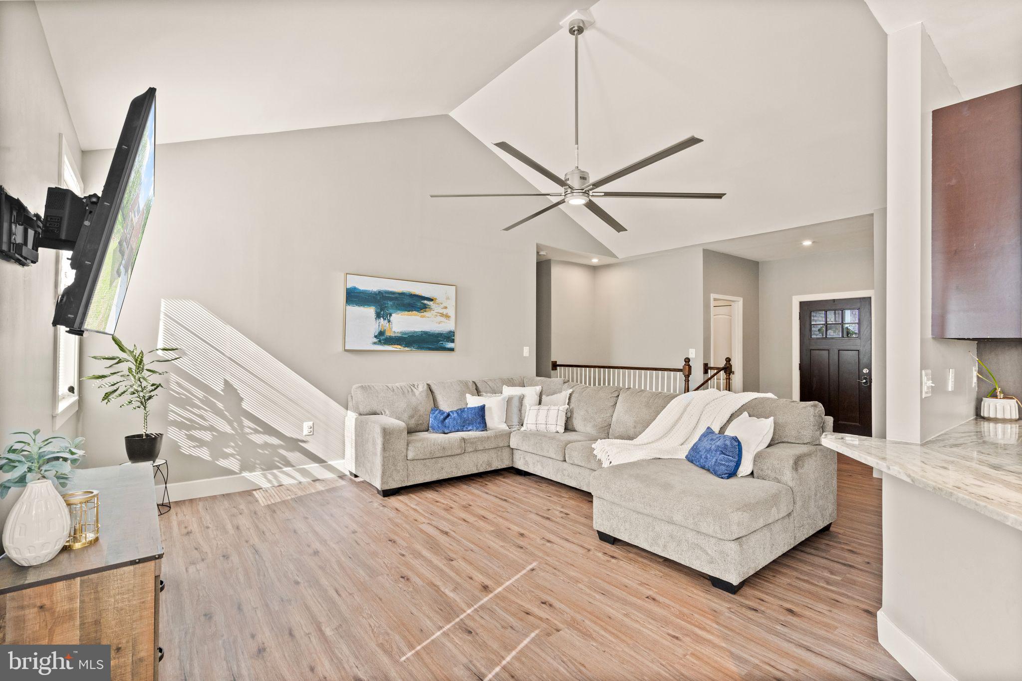 8518 Thomas Drive Manassas, VA 20110 - Photo 8 of 43