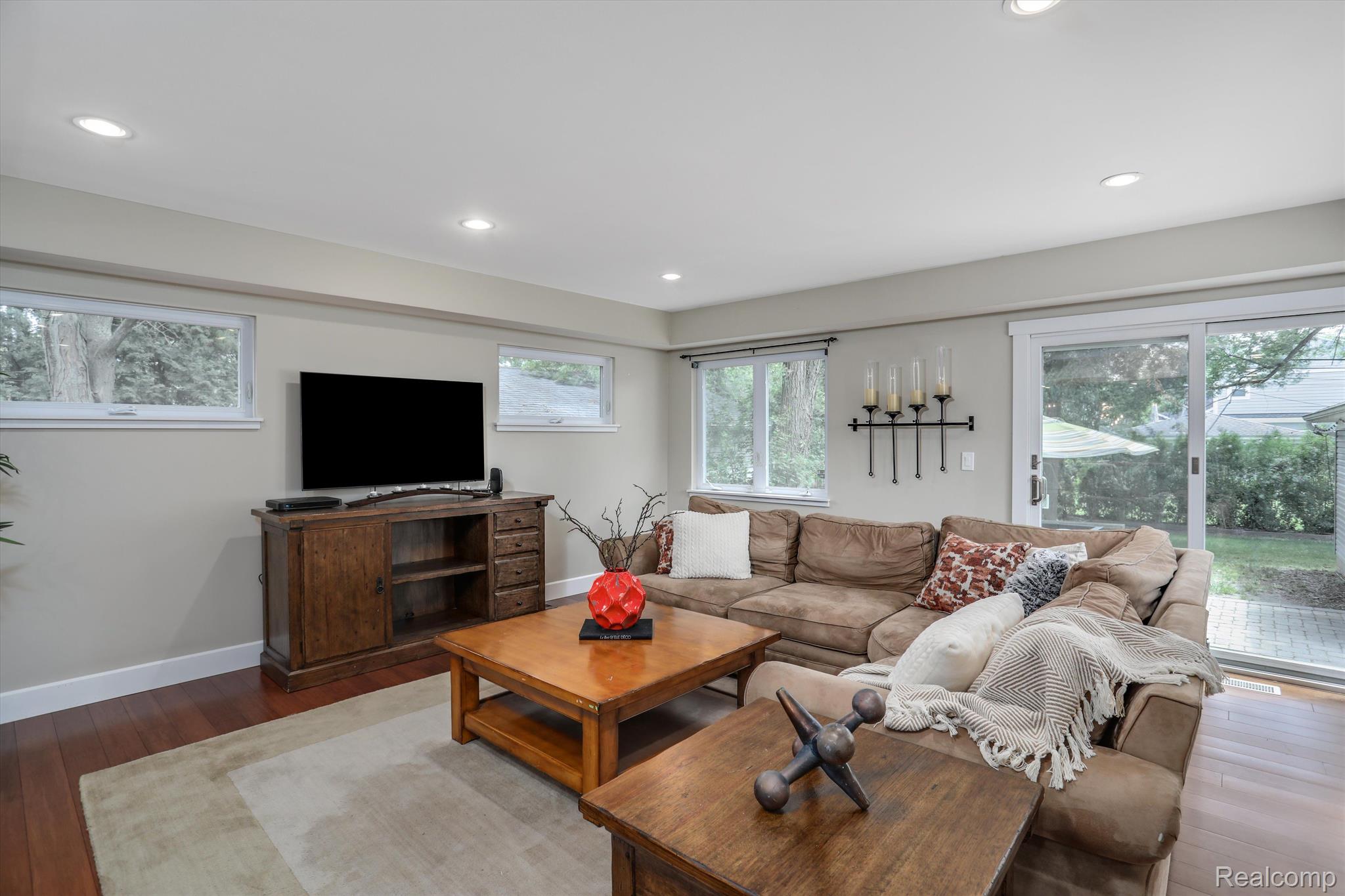 2422 Pembroke Road Birmingham, MI 48009 - Photo 15 of 36 Gallery Image 15