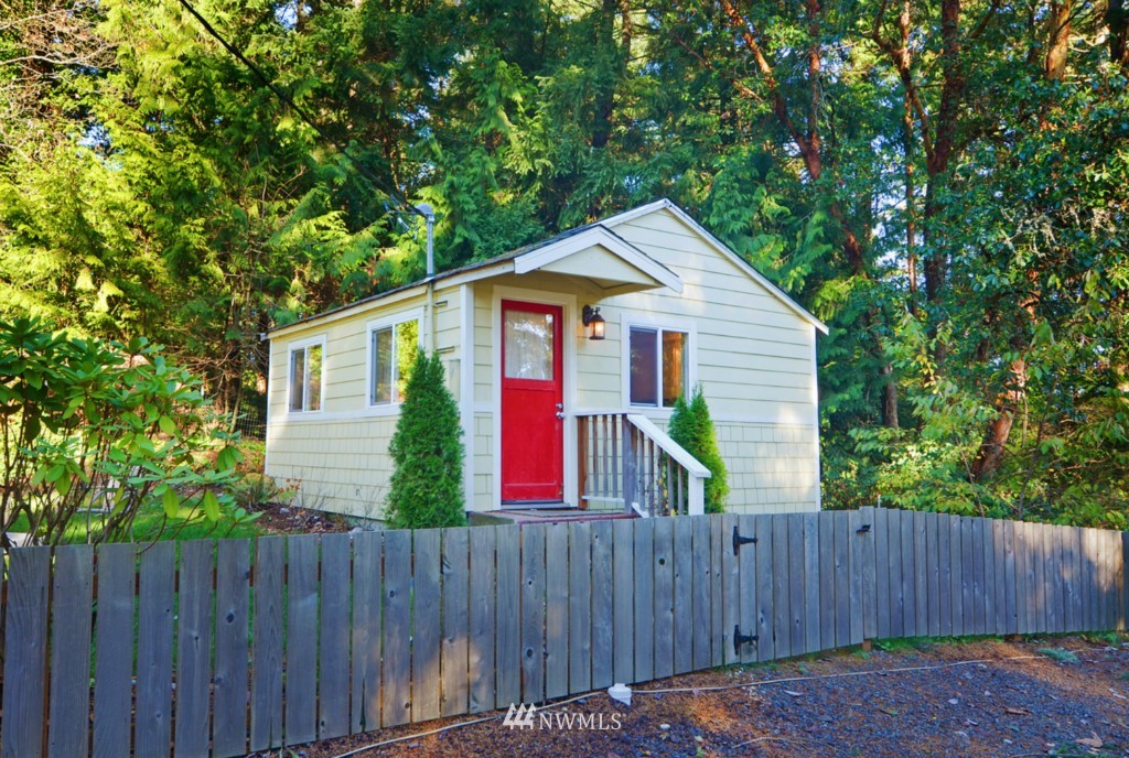 1316 Morgan Road Northwest Bremerton, WA 98312 - Photo 2 of 17 Gallery Image 2