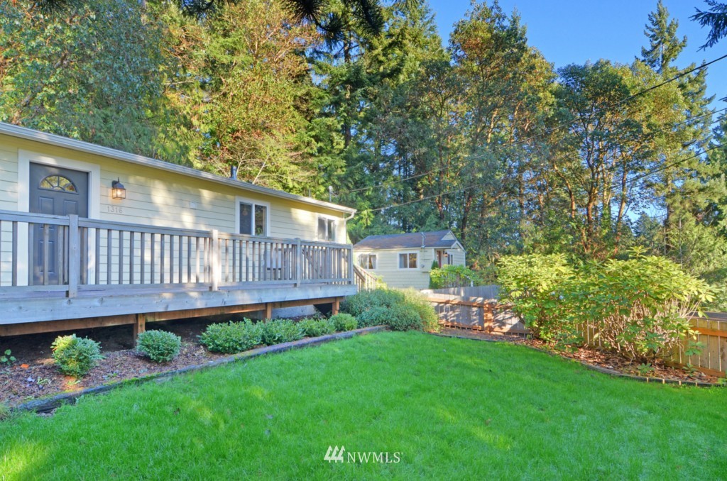 1316 Morgan Road Northwest Bremerton, WA 98312 - Photo 3 of 17 Gallery Image 3